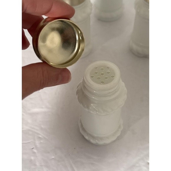 Lot‎ of 11 Milk Glass Spice Jars Twisted Rope Border Design-Apothecary-Vtg-Japan
